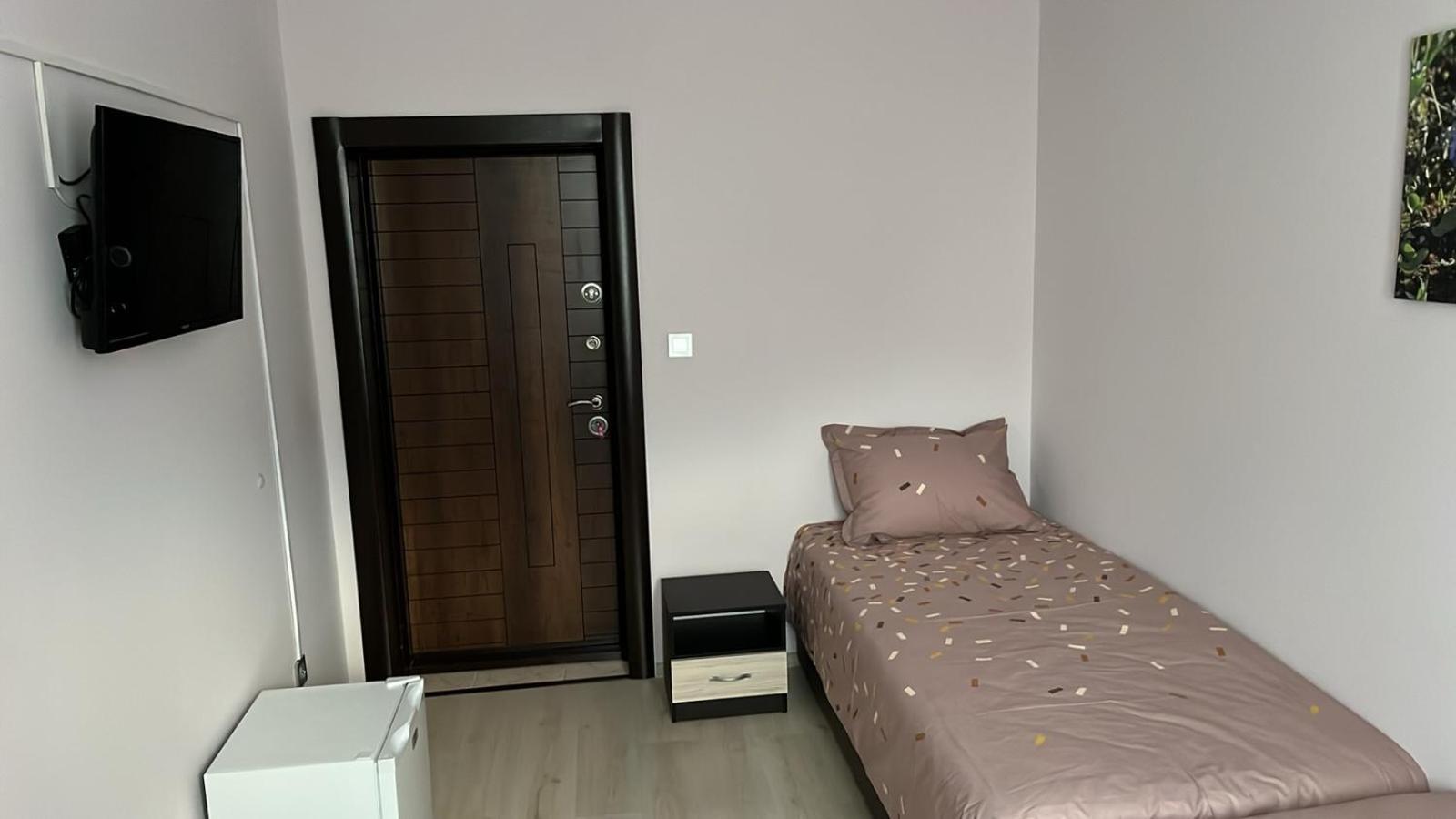 Стаи За Гости Хепи Varna Exteriör bild
