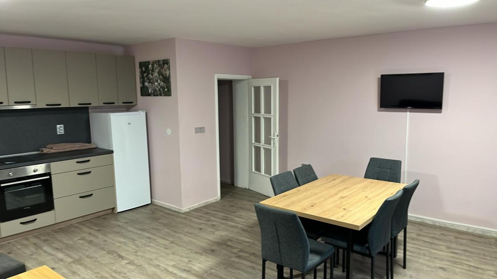 Стаи За Гости Хепи Varna Exteriör bild